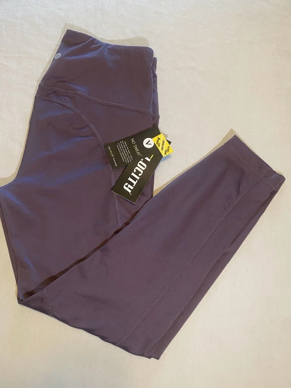 NEW Velocity MULBERRY
Leggings Workout Pants Women's
Size Medium # 0014